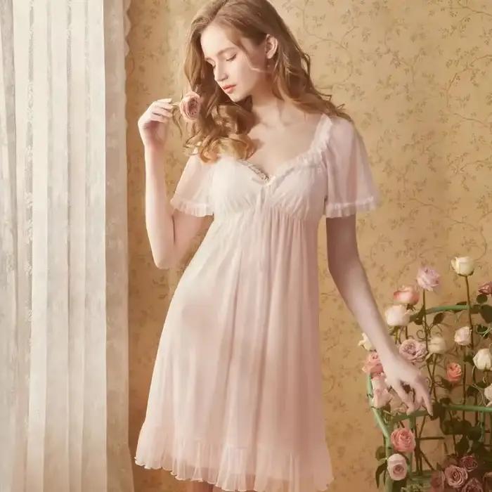 Chemise de nuit en maille style court pour femme avec soutien-gorge intégré, dentelle à volants et m