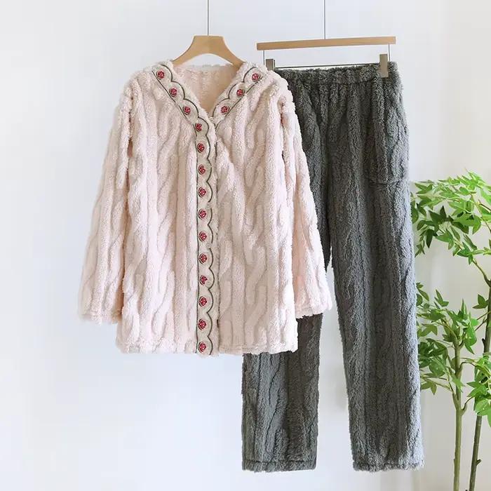 Pyjama en flanelle de Style chinois pour femmes, vêtements de nuit brodés à col en v, en molleton de