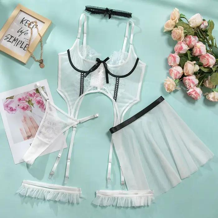 Ensemble de Lingerie en dentelle blanche avec Mini jupe, haut Corset, string, porte-jarretelles, ras