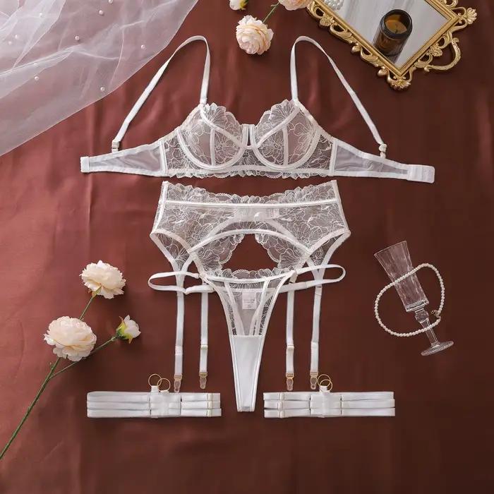 Ellolace Lingerie Française pour Femme : Ensemble Fantaisie Brodé (Soutien-gorge, Ceinture, String) 