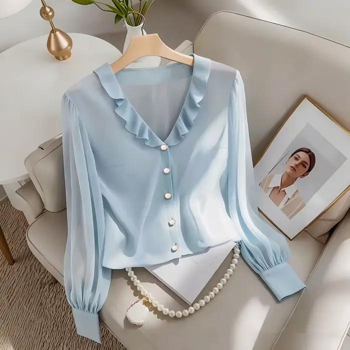 Chemise à manches longues bleue style Hebe pour femme, élégante, col en V, amincissante, avec bordur