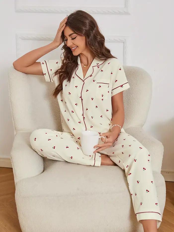 Ensemble pyjama texturé imprimé cerise, décontracté, manches courtes, boutons, haut à revers et pant