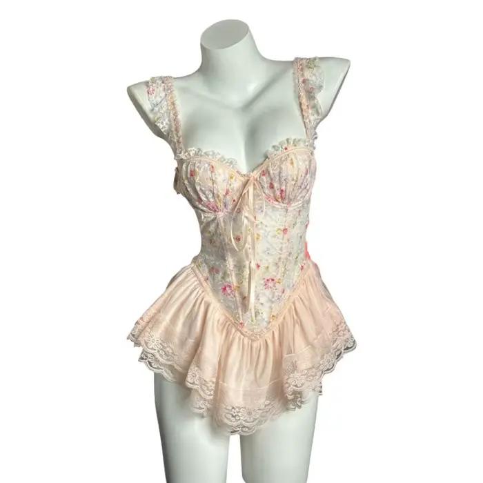 Chemise de nuit fine et élégante en dentelle, dos nu avec coussinets de poitrine, sans manches, pyja