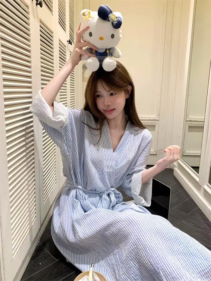 Chemise de nuit rayée bleue, robe de matin décontractée ample et simple à manches longues pour femme