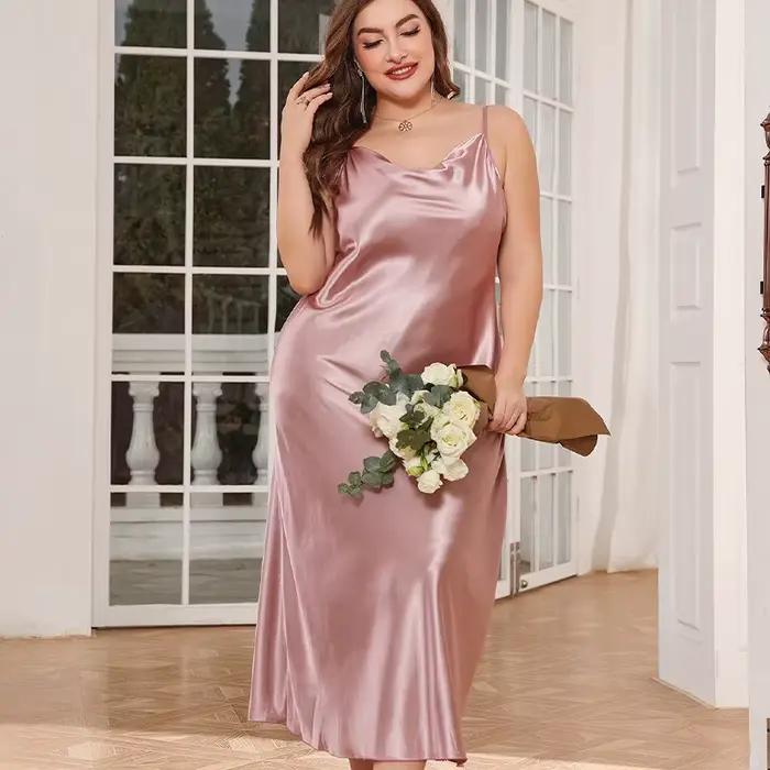 Robe de nuit longue oversize 3XL 4XL 5XL en satin pour femme, nuisette ample à bretelles spaghetti a