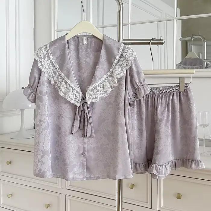 Manches courtes pyjama costume Satin vêtements de nuit boutonné haut et Short de luxe dentelle col e