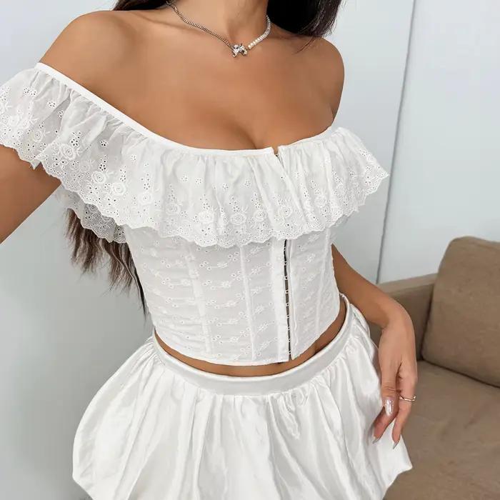 Corset multicolores avec manches courtes à volants, fermeture avant à crochets, décolleté cœur, styl