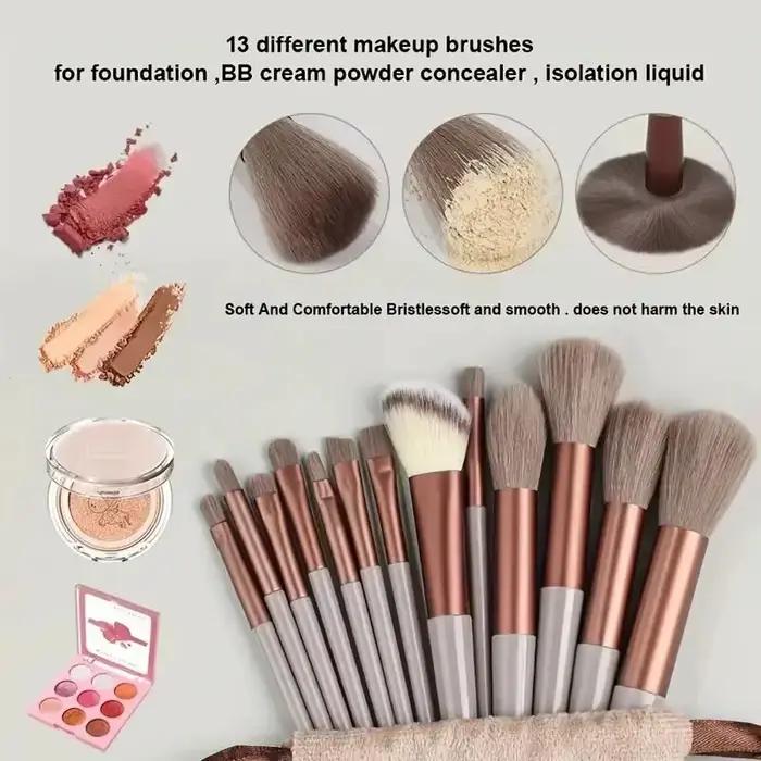 Sada jemných a nadýchaných kozmetických štetcov na make-up