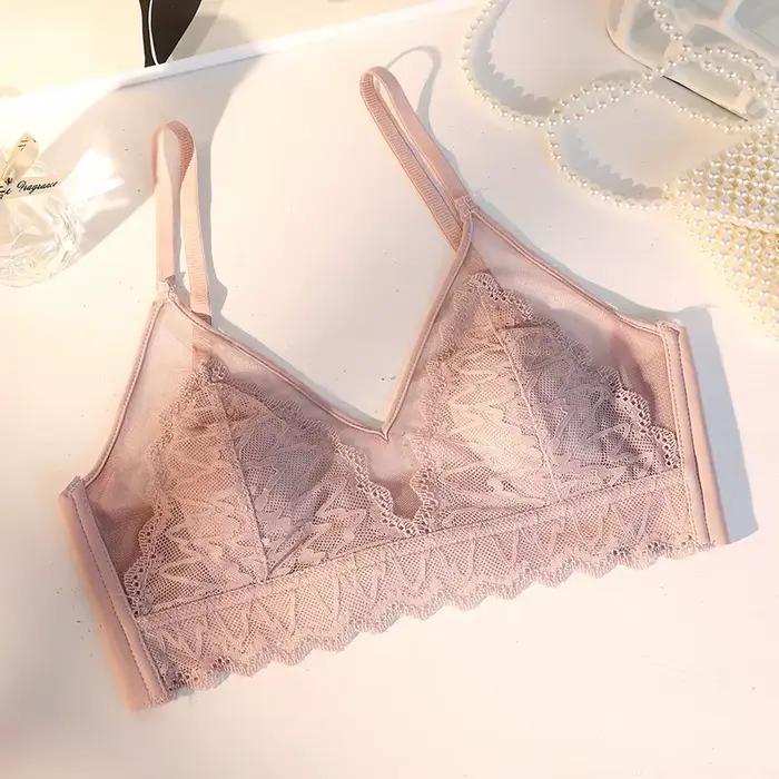 Čierna čipkovaná push-up podprsenka s vypchávkami pre ženy