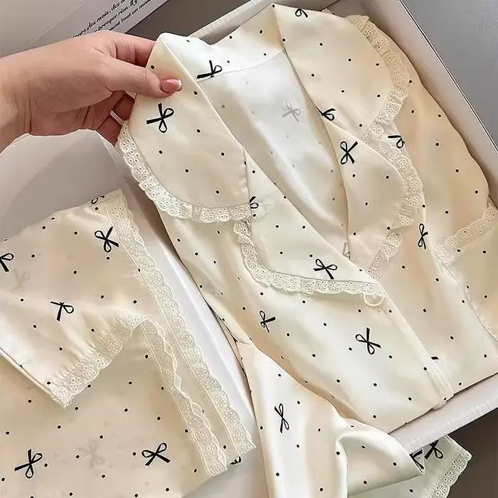 Pyjama pantalon à manches longues, Chic, d'inspiration française, haute couture, esthétique, Instagram, adorné par nœud, en soie glacée, garnis de dentelle