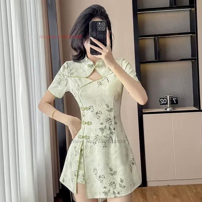 Vylepšené čínske diskotékové šaty qipao sexy cheongsam s kvetinovou potlačou národné