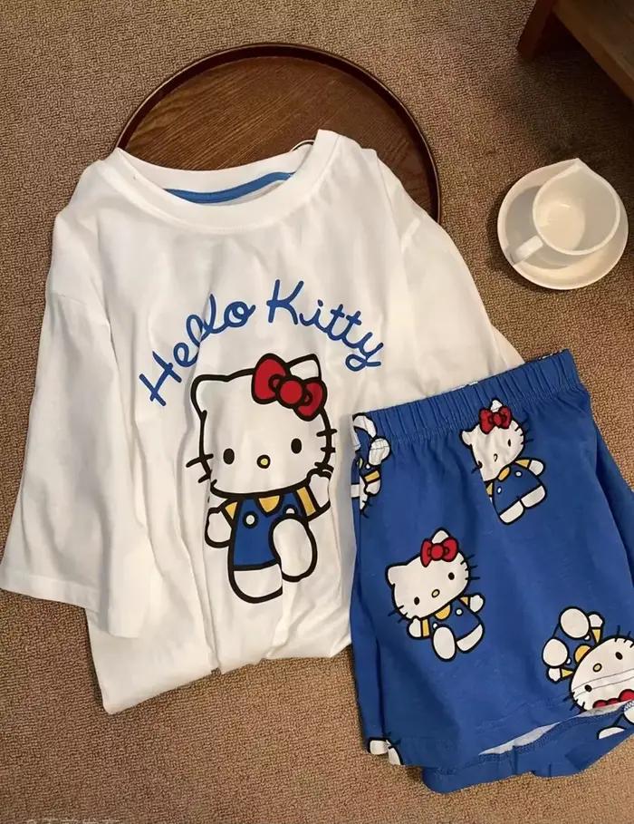 Ensemble pyjama Hello Kitty été blanc et bleu pour femme, manches courtes et shorts avec accents en dentelle, vêtements de détente doux et respirants pour la maison