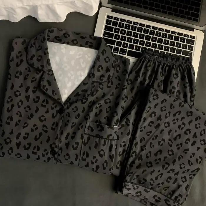 Ensemble de pyjama de luxe féminin imprimé léopard basiques vintage pour femmes occasions spéciales de printemps