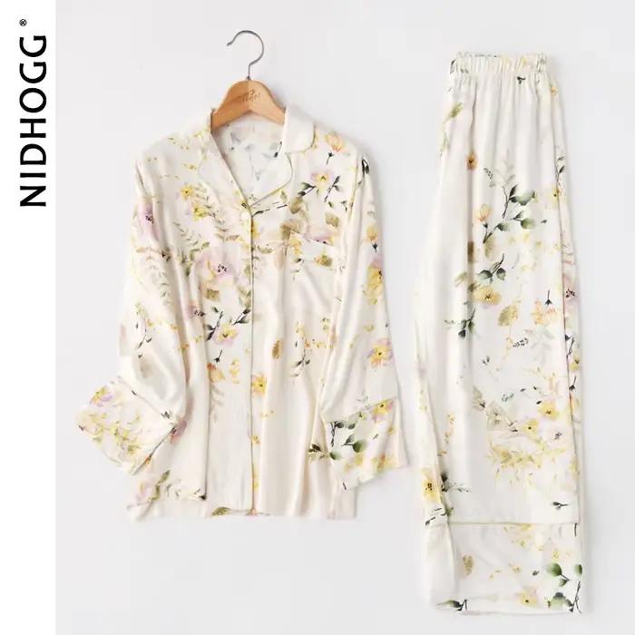 Ensemble pyjama à manches longues pour femmes élégant imprimé floral haut et pantalon boutonné à revers vêtements de détente doux et soyeux pour printemps automne
