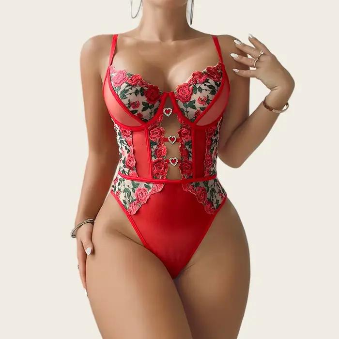 Sexy červené sieťované body s ružovou výšivkou