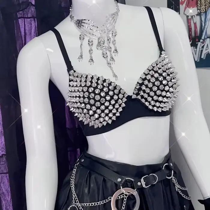 Push-up podprsenka s hrotmi v punk gotickom štýle