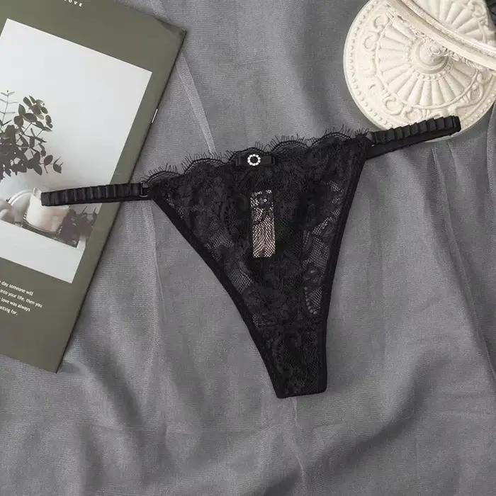 Dámske sexy vykrojené tangá s čipkou, priedušné spodné prádlo pre ženy