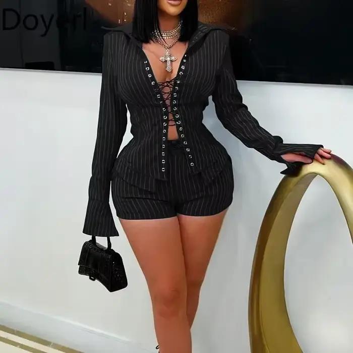 Doyerl – pásikavý nočný outfit pre ženy