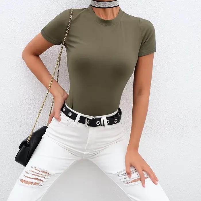 Čiernobiely základný ležérny body pre ženy