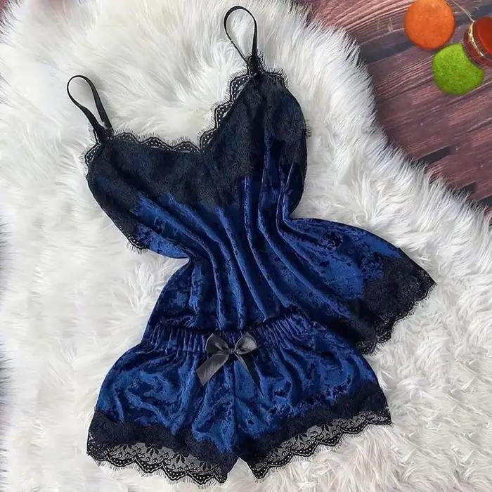 Jesenno-zimný zamatový pyžamový set pre ženy Sexy spodná bielizeň nočné oblečenie roztomilý cami top a šortky Pijama