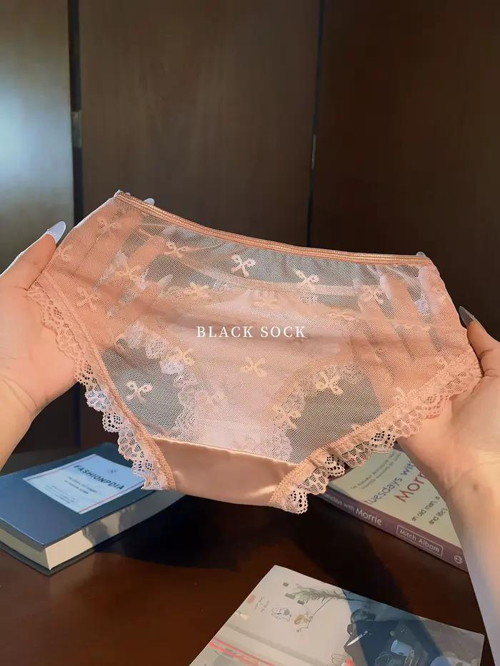Culottes triangulaires de luxe françaises pour femmes - Modèle Lust avec nœud en dentelle semi-transparente et entrejambe en pur coton respirant
