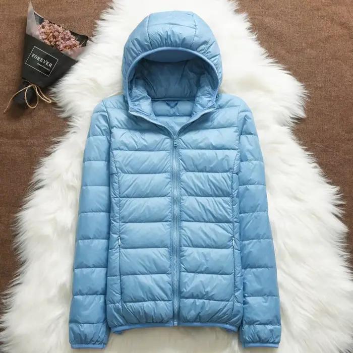 Manteau léger en nylon pour femmes avec capuche et duvet de canard blanc pour l'automne et l'hiver style bureau élégant à offrir