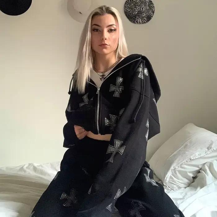 Dvojdielny set s gotickým krížom pre ženy