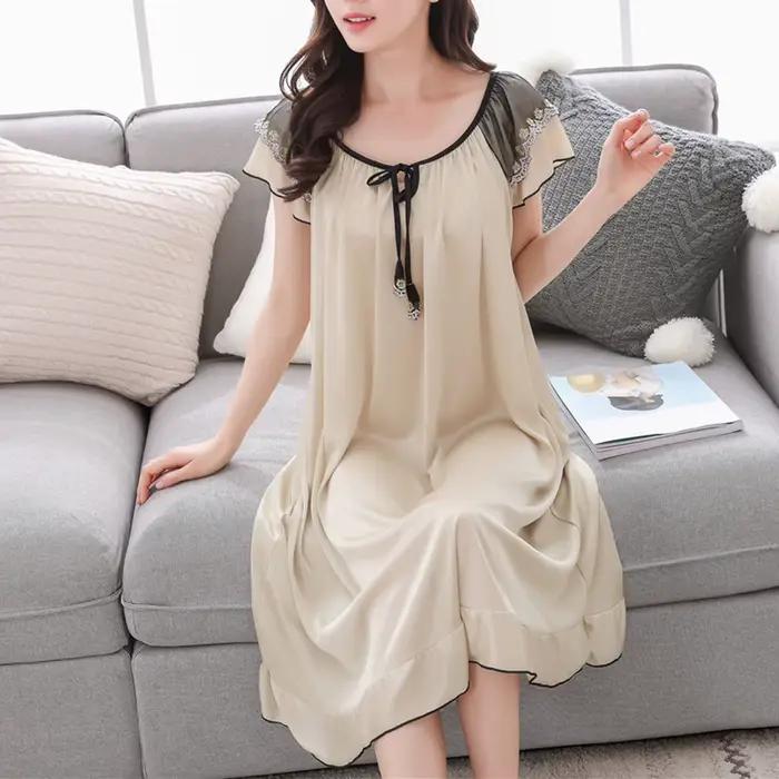 Chemise de nuit en polyester douce avec décoration en dentelle pour femmes, idéale pour les nuits d'été et les occasions spéciales