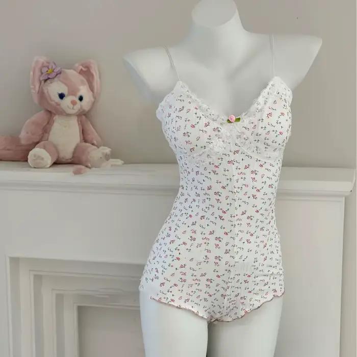 Roztomilé kvetinové onesie pyžamo pre ženy