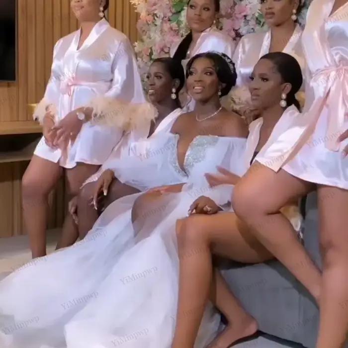 Robes de mariée blanches 2026 pour future mariée nigériane, épaules dénudées, fente latérale, en tulle et cristaux, robe de douche nuptiale personnalisée
