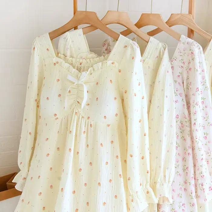 Chemise de nuit en coton fleuri pour femmes style amusant et mignon longueur aux genoux manches trois quarts pour nuits d'été confortables et fraîches