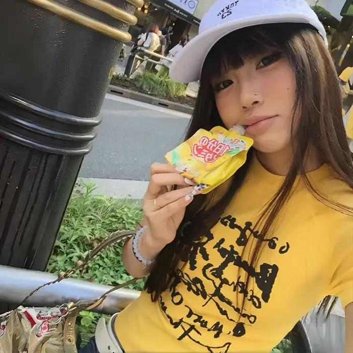 Karrram japonské Y2k písmenové tričko Vintage Harajuku krátky top Trashy 2000s štýl s krátkym rukávom