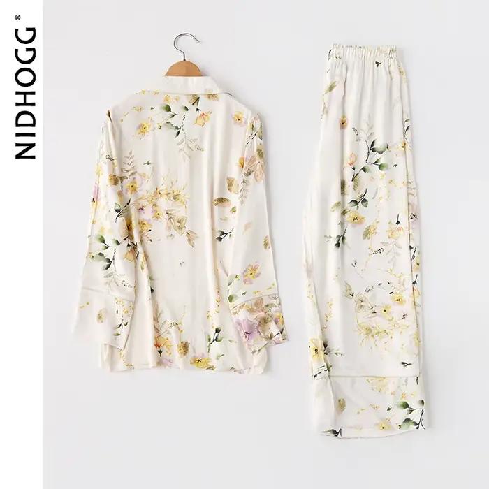 Ensemble pyjama à manches longues pour femmes élégant imprimé floral haut et pantalon boutonné à revers vêtements de détente doux et soyeux pour printemps automne