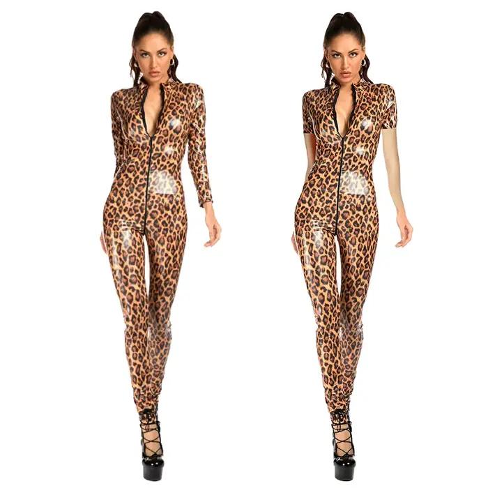 Combinaison moulante pour femme en cuir verni imprimé léopard, à manches longues et fermeture éclair, style catsuit pour soirées et clubs