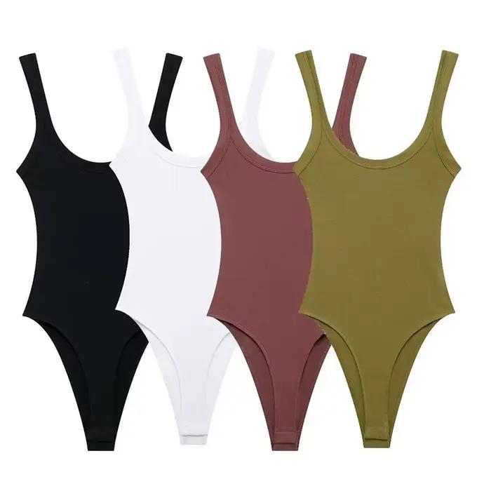 Body côtelé sexy à col en U, décolleté bas, taille haute et coupe ajustée. Bretelles au dos et fermeture à boutons-pression. Look parfait pour l'été des filles branchées!