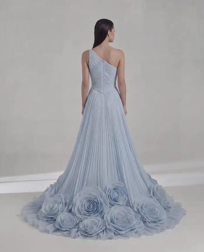 Robes pour femmes bleu ciel, asymétriques à une épaule, coupe trapèze, magnifiques robes de bal, avec bas de robe à motifs floraux, plissées, longues robes de soirée, personnalisables