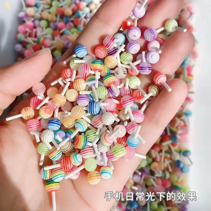50 ks Miniatúrne lízanky/1:12 kawaii prívesky na nechty