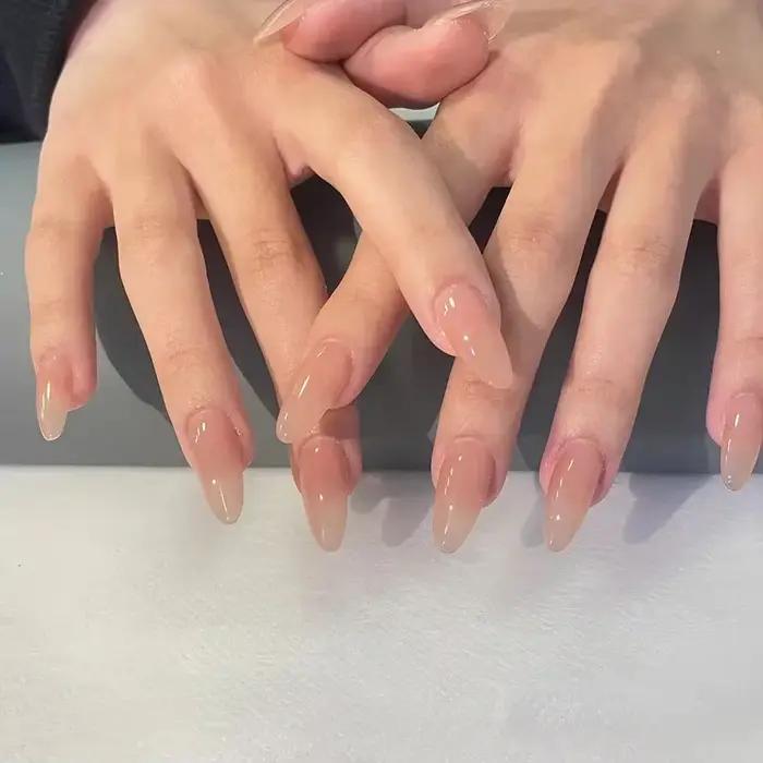 10 ks ručne lisované nechty v nude farbe