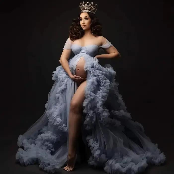Robe tutu de maternité pour séance photo – Tissu en tulle transparent avec fente haute sur le devant, détails à volants et silhouette fluide.Lingerie