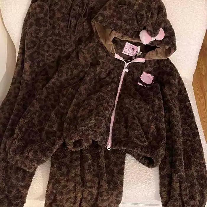 Dvojdielne pyžamo s kapucňou Hello Kitty pre ženy