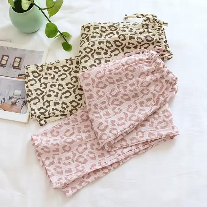 Dámske pyžamo s leopardím vzorom