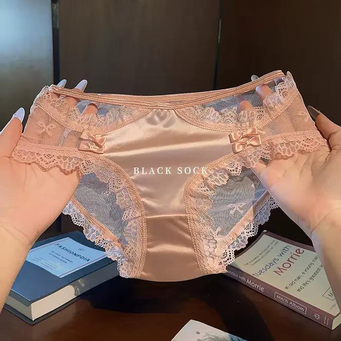 Culottes triangulaires de luxe françaises pour femmes - Modèle Lust avec nœud en dentelle semi-transparente et entrejambe en pur coton respirant
