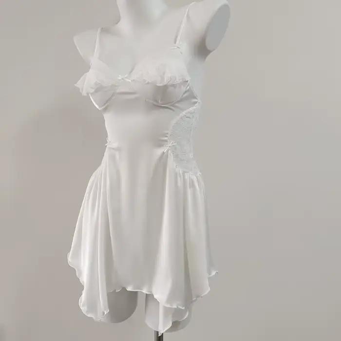 Light Bue chemises de nuit 2025 nouveau pyjama Sexy chemises de nuit pour femmes mince dentelle creuse glace soie plis mince mince bretelles chemise de nuit