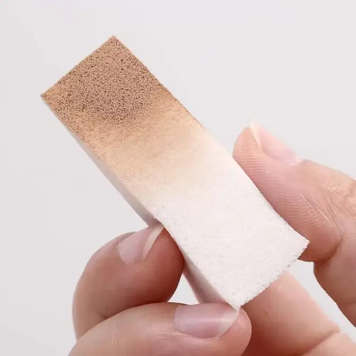 Trojuholníková špongia na make-up na suché aj mokré použitie