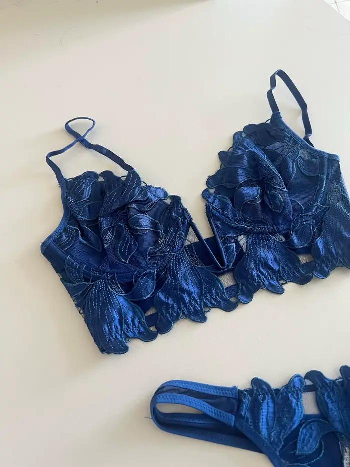 Bleu marine profond v sous-vêtements sexy broderie dentelle sexy ultra-mince soutien-gorge slips costume anneau en acier haut soutien ensemble de lingerie