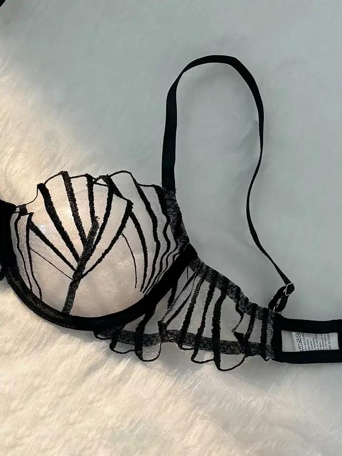 Ensemble de Lingerie brodée avec bonnet de poitrine festonné noir pour femmes, sous-vêtements Sexy pour femmes, adaptés à toutes les saisons, nouvelle collection
