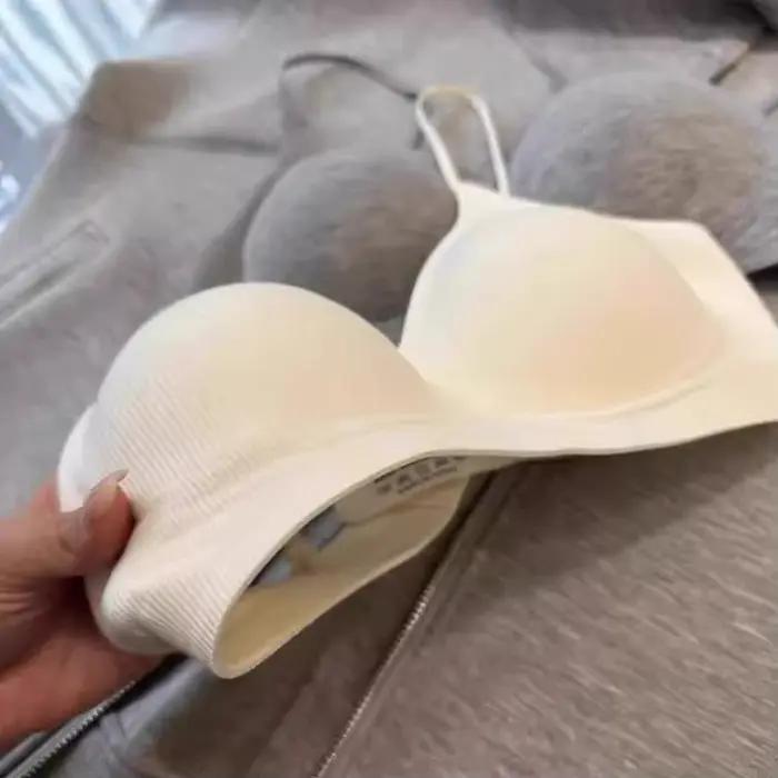 Malé podprsenky pre ženy