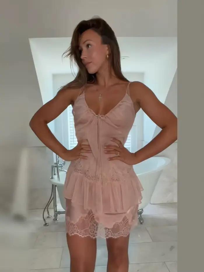 Ensemble de lingerie en dentelle de chiffon pour femme, mini-robe sexy à bretelles spaghetti et décolleté plongeant avec short en dentelle, tenue de nuit estivale à volants