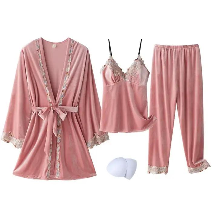 Nový zamatový pyžamový kostým pre ženy 3-dielny súbor nočná košeľa nočné oblečenie dámske zimné zamatové teplé čipky Flower Kimono župan šaty 2025