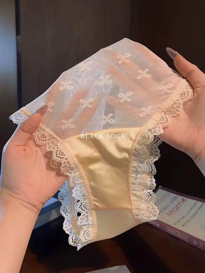 Culottes triangulaires de luxe françaises pour femmes - Modèle Lust avec nœud en dentelle semi-transparente et entrejambe en pur coton respirant